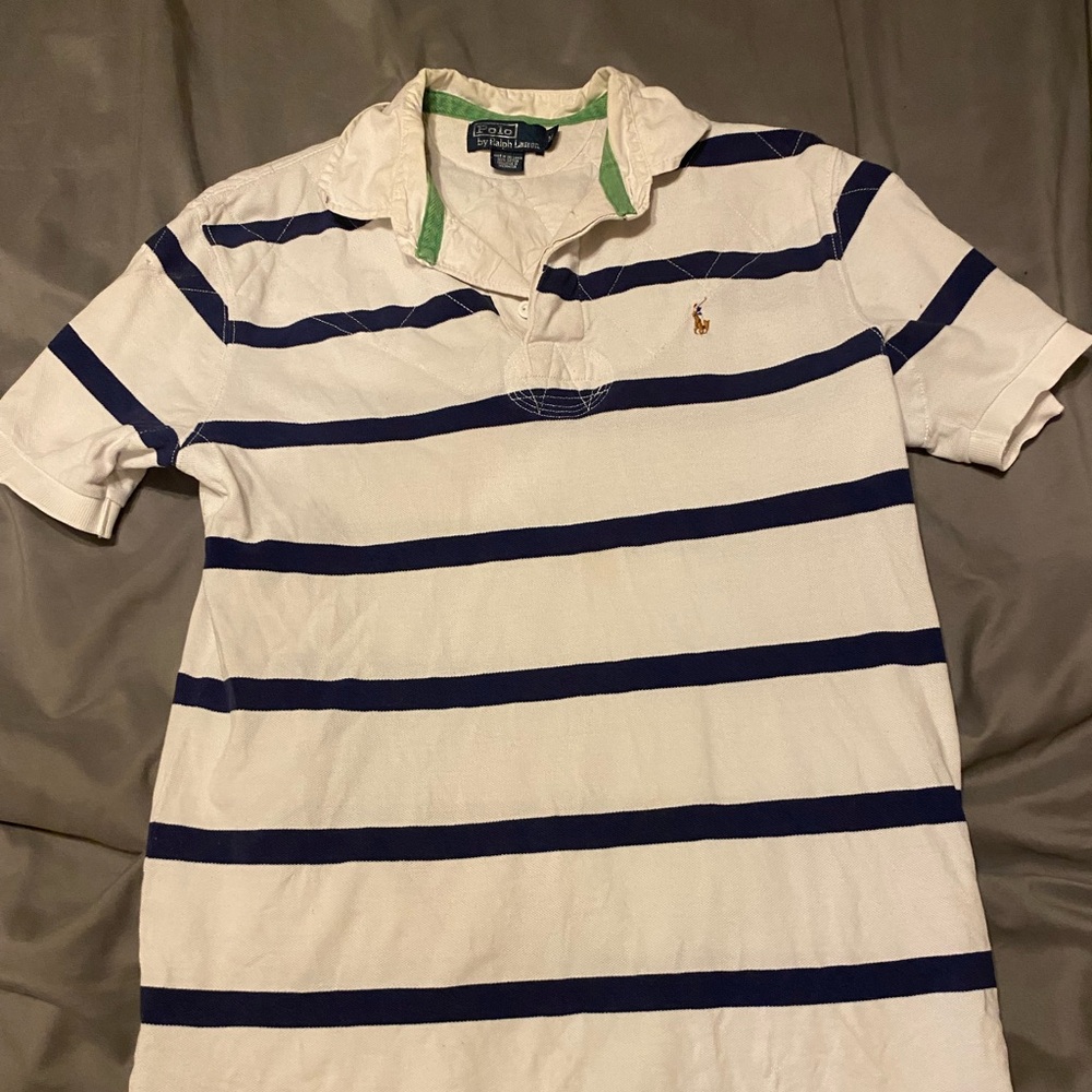 Polo color shirt